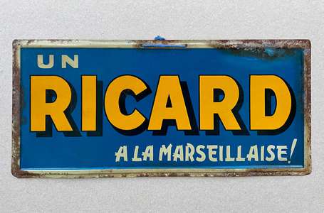 UN RICARD « En Vente Ici » : Bandeau en tôle 