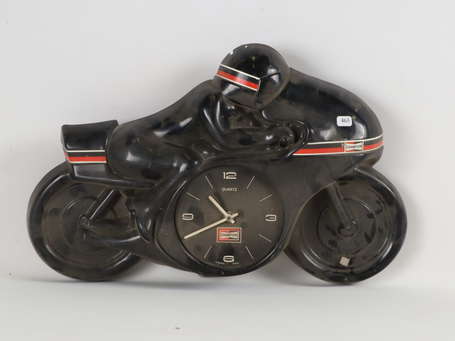 CHAMPION Bougie : Horloge en forme de Moto. 