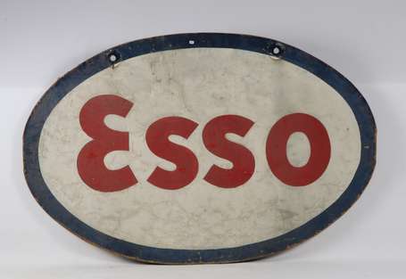 ESSO : Panneau de forme ovale, en bois composite. 