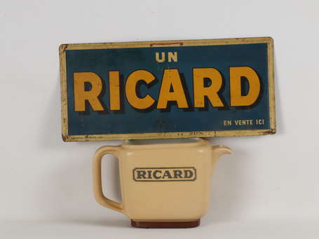 UN RICARD : Bandeau en tôle lithographiée embossée