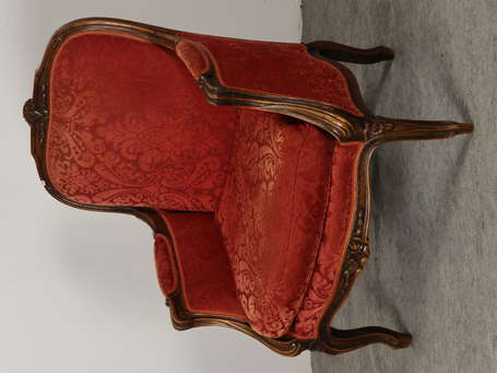 Large bergère à la reine en bois mouluré et 