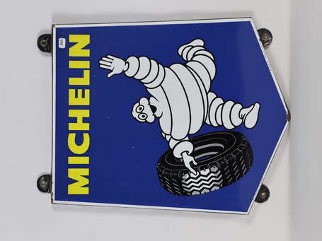 MICHELIN : Plaque émaillée de forme pentagonale. 