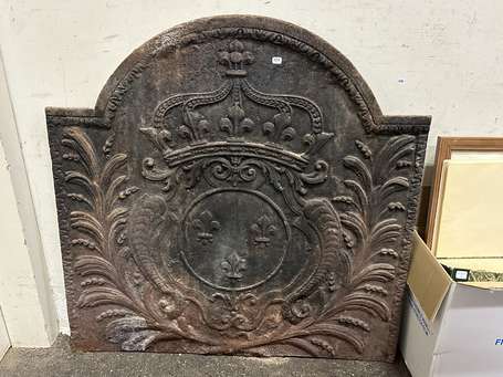 Plaque de cheminée en fonte à décor de fleurs de 