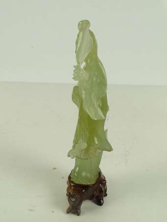 CHINE Quanin à l'éventail Sujet en jade  H. 12 cm