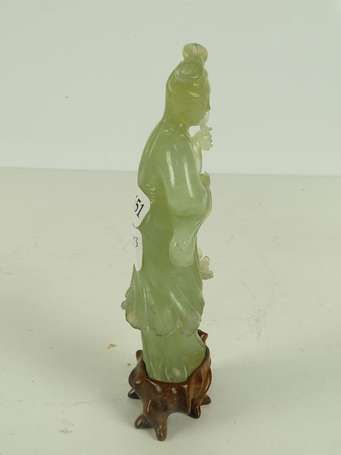 CHINE Quanin à l'éventail Sujet en jade  H. 12 cm