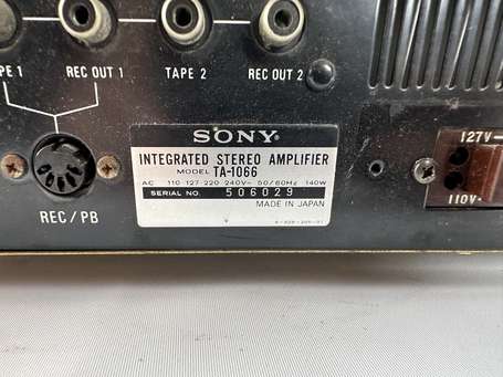 SONY  Ampli TA-1066, 140W made in Japan 