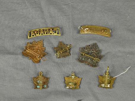 Lot d'insignes canadiens