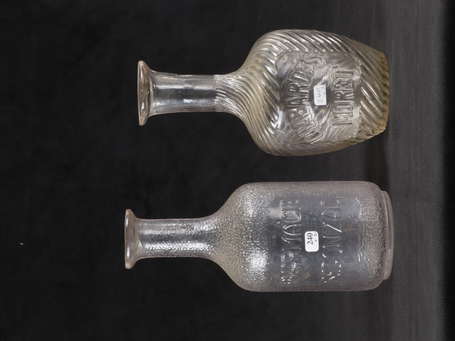 PHARMACIE SEGONZAC : Carafe en verre. On y joint 