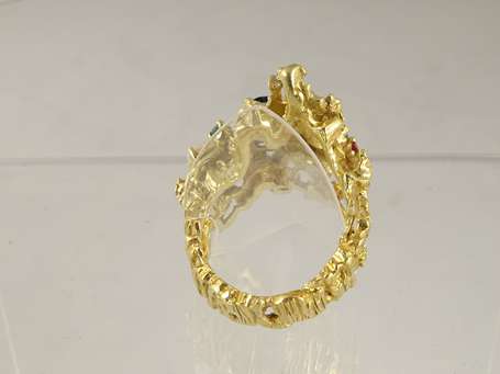 Bague moderniste en or jaune 18K (750°/00) sertie 