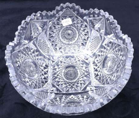 Coupe ronde en cristal taillé à motifs de rosaces 