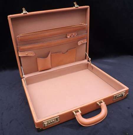 Céline. Attaché-case en toile enduite siglée et 