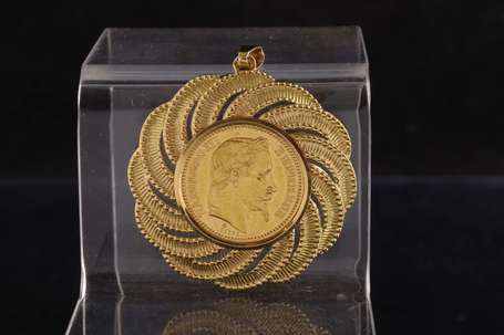 Médaille en or jaune 18K (750°/00), la couronne 