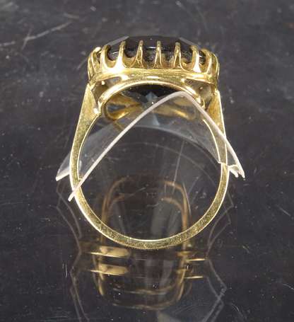 Bague en or jaune 14 K (585°/°°) montée d'une 