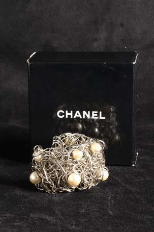 CHANEL - Bracelet manchette en fils de métal 