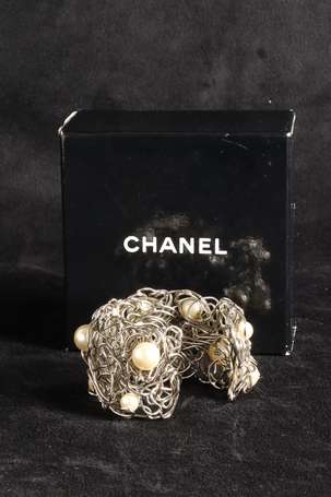 CHANEL - Bracelet manchette en fils de métal 