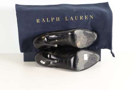 RALPH LAUREN - Paire de Richelieu en cuir noir. 