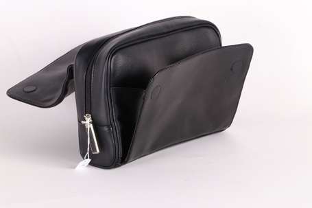 AZZARO Parfums - Pochette en simili noir. On joint