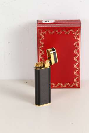 CARTIER, Les Musts - Briquet en métal plaqué or et