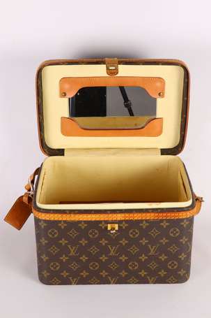 LOUIS VUITTON - Vanity en toile enduite monogram, 