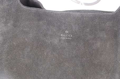 GUCCI - Sac porté épaule en nubuck noir. Très bel 