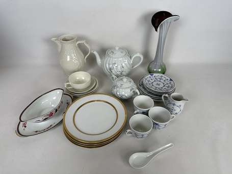 Lot de porcelaines et faïences dont HAVILAND et 