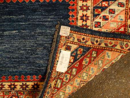 Tapis Orient laine, le champ composé de trois 