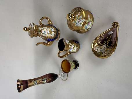 Ensemble de 6 pièces en verre teinté émaillé de 