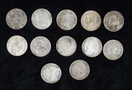 Lot de 12 pièces en argent de 5 Fr, quatre 