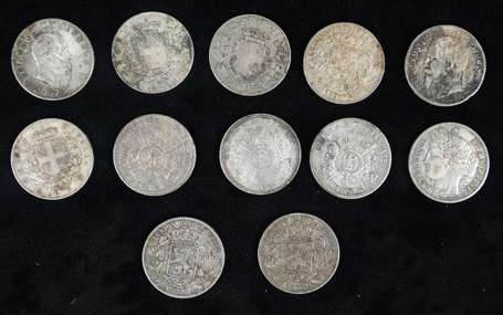 Lot de 12 pièces en argent de 5 Fr, quatre 