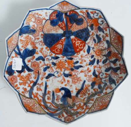 Japon. Suite de douze assiettes en porcelaine à 