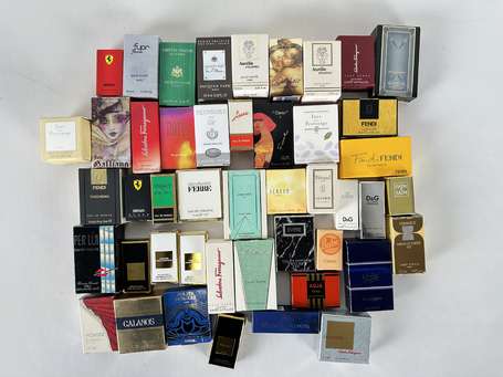 Lot d'environ 35 miniatures dont TOM FORD, DOLCE &