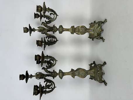 Paire de chandeliers en bronze, le fut balustre 