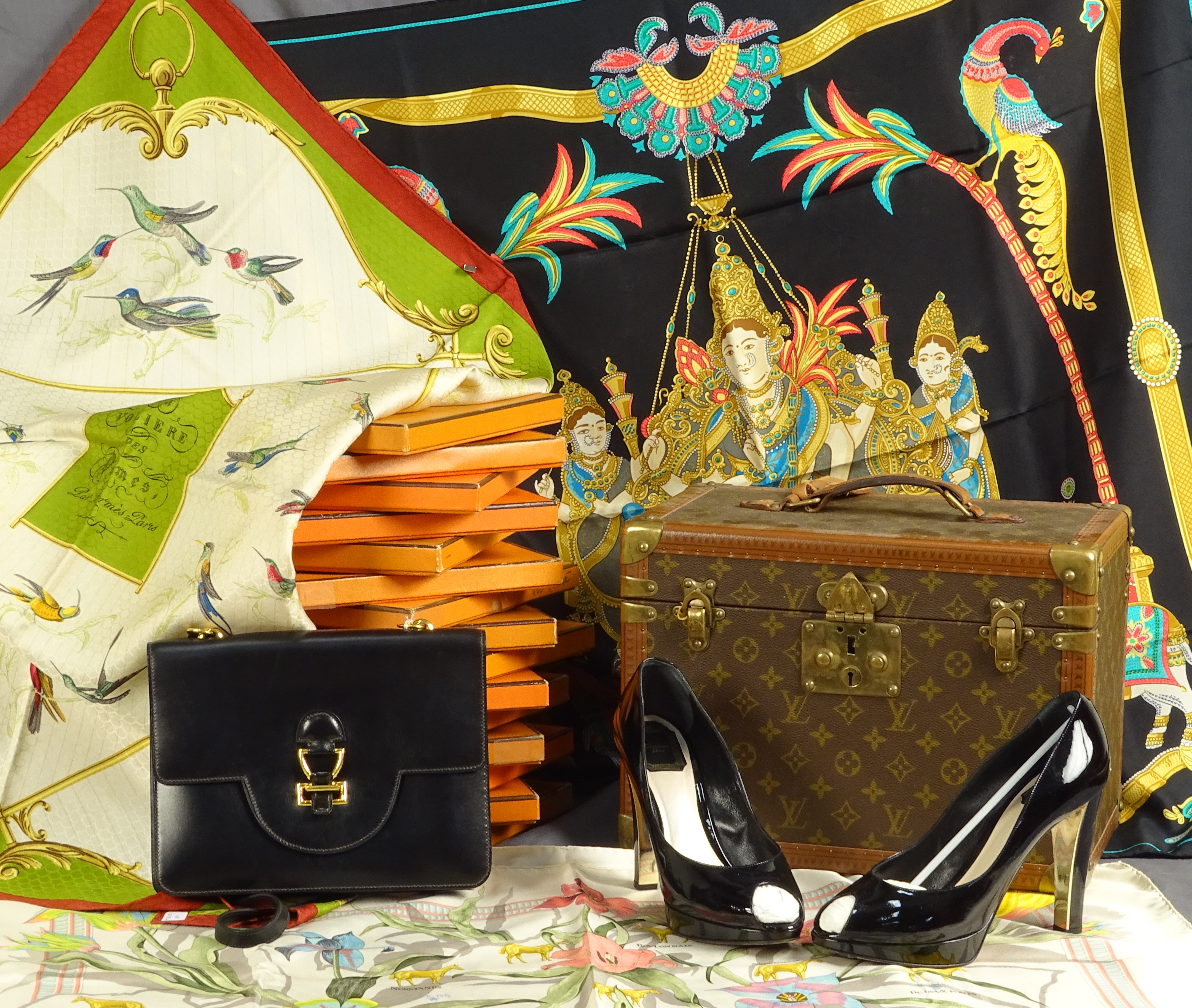 Sold at Auction: Louis Vuitton, Steamer, grand sac de voyage Toile cirée  monogramm
